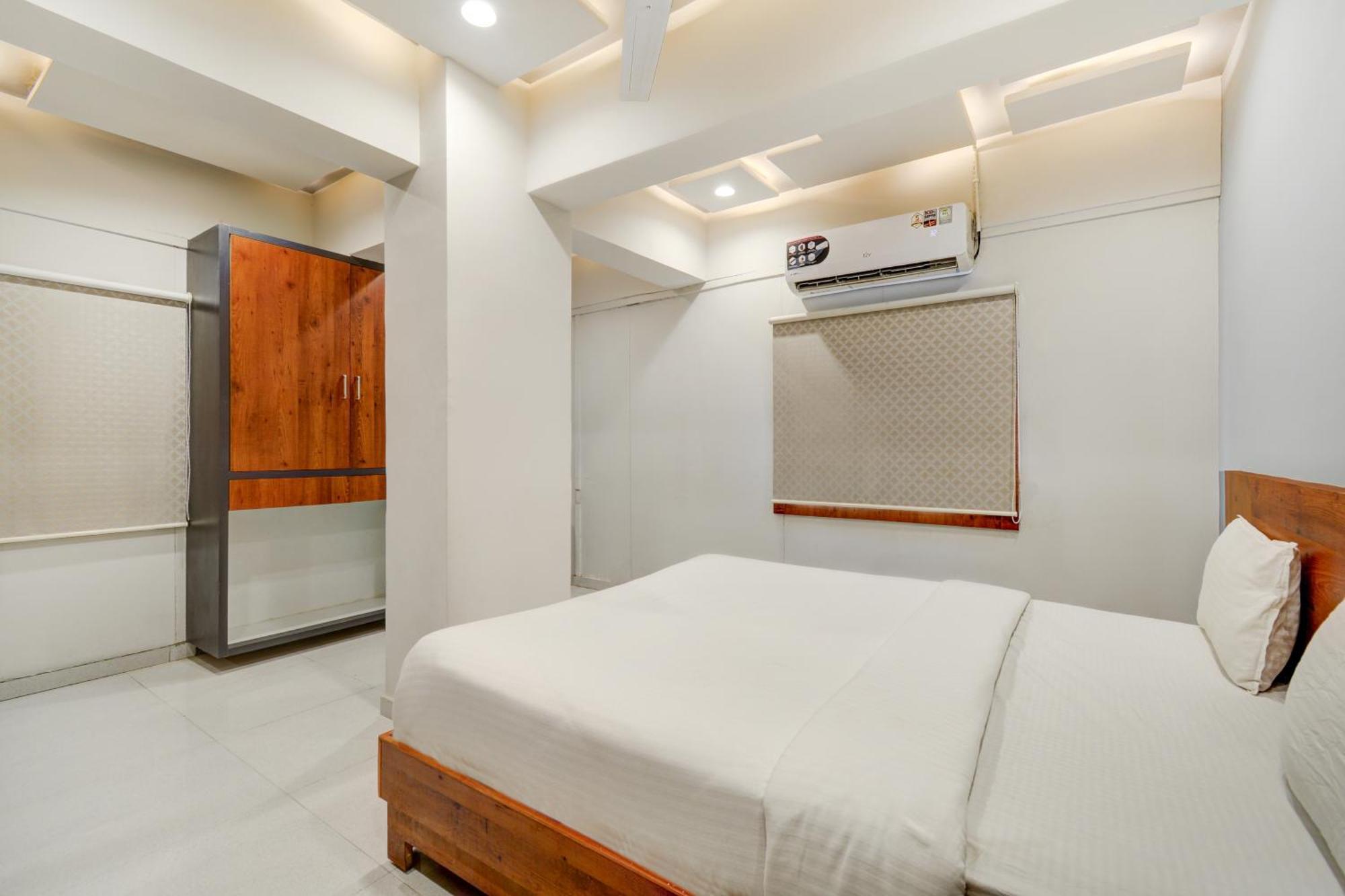 Hotel Desert Inn Tharad Exterior foto